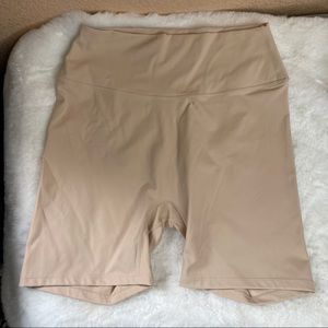 Crop shop boutique xxl biker shorts